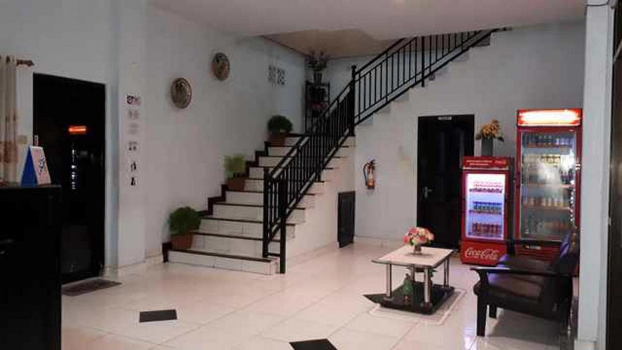 Reddoorz At Hotel Rumberpon Sorong Dış mekan fotoğraf